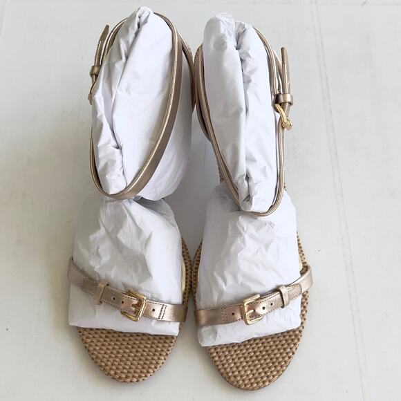 New SCHUTZ Aurora Mid Heel Sandal Women's SIZE 9.5 Gold Metalic Napa Platina - Picture 3 of 12